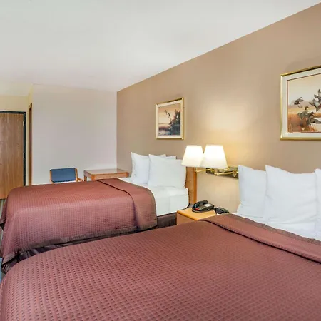 Days Inn By Wyndham Charleston